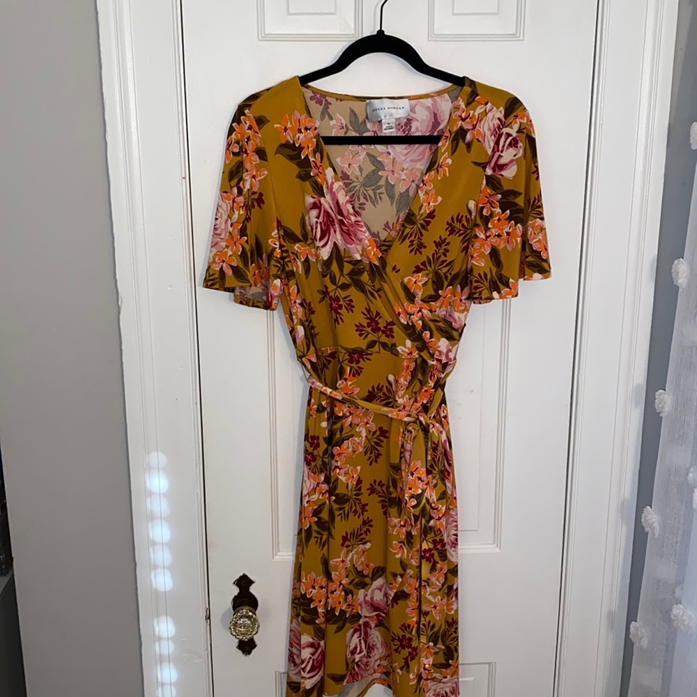 Donna Morgan Yellow Floral Dress size 10